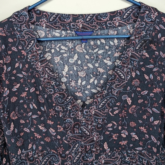 Aeropostale Y2K Navy Pink Floral Long Bell Sleeve Hippie Fit Flair V  Neck Top M - Picture 4 of 9